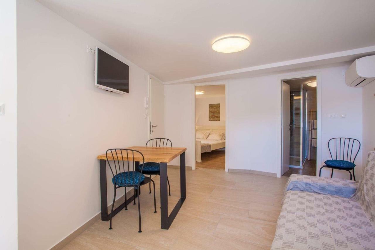 Apartmani Kraj Mora Црес Экстерьер фото