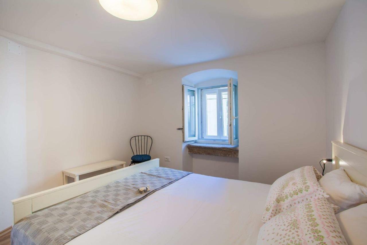 Apartmani Kraj Mora Црес Экстерьер фото