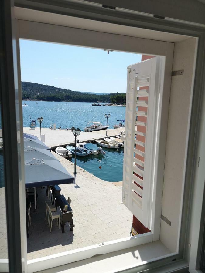 Apartmani Kraj Mora Црес Экстерьер фото