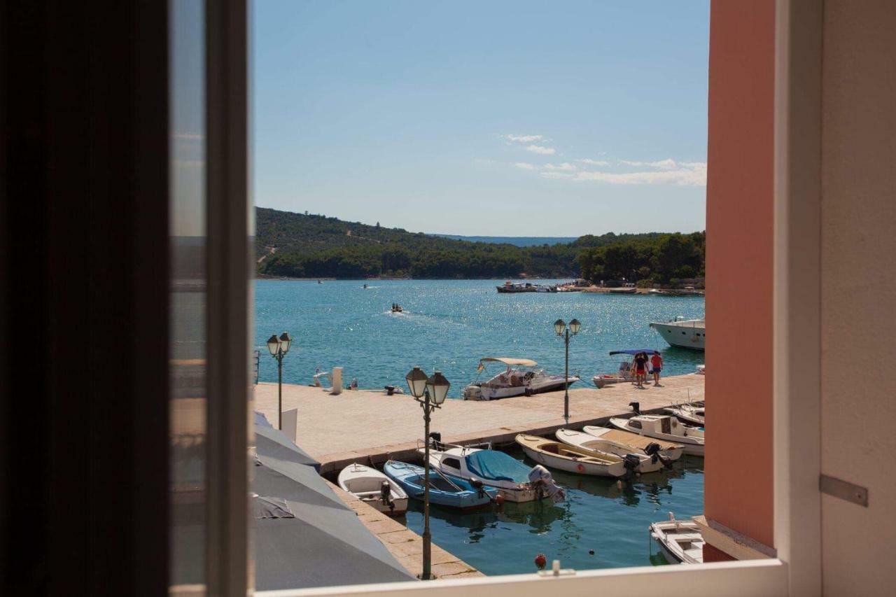 Apartmani Kraj Mora Црес Экстерьер фото