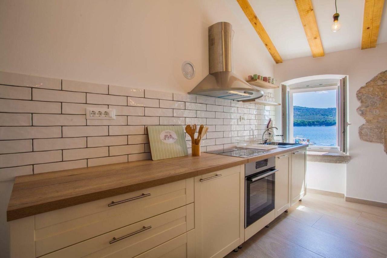 Apartmani Kraj Mora Црес Экстерьер фото