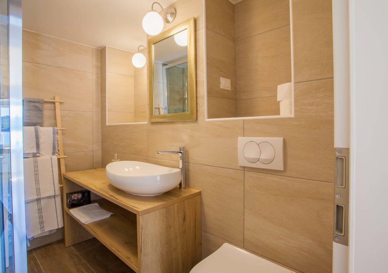 Apartmani Kraj Mora Црес Экстерьер фото