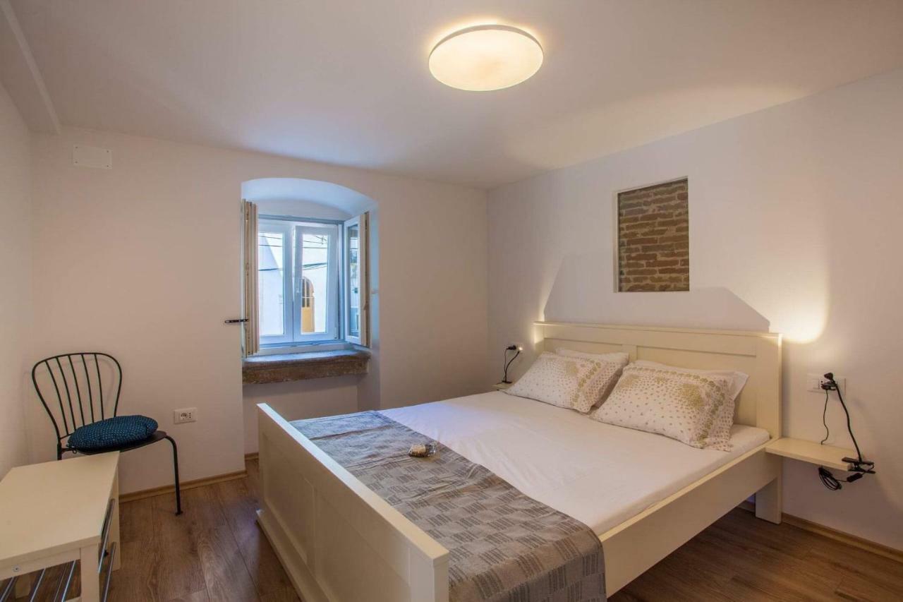 Apartmani Kraj Mora Црес Экстерьер фото